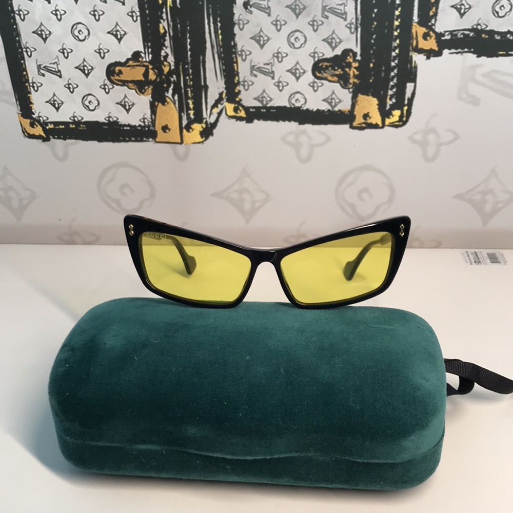 New Authentic Gucci GG626S 002 Sunglasses – Black Frame with Yellow Lenses ✨ - Picture 15 of 16